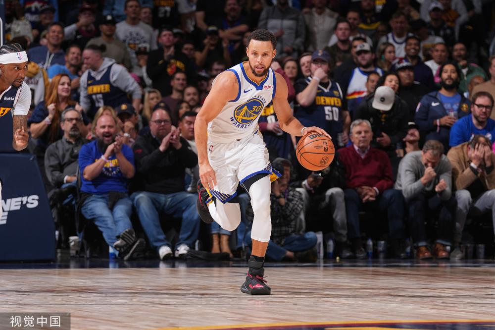 成功地遏制 成功地遏制